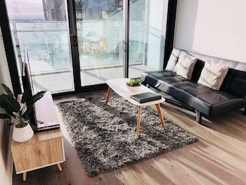 Explore Docklands Lovely Apartment LVL8 - Accommodation Yamba 0