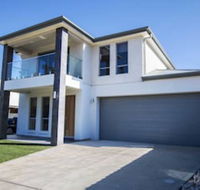 The Races - Swanport - Accommodation Yamba