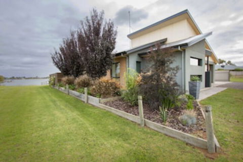 Casa Del Lago - Accommodation Yamba 0