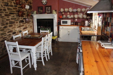 Hillside Cottage - Accommodation Yamba 1