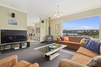 Manfield City Waterfront View Cottage - Accommodation Yamba 1