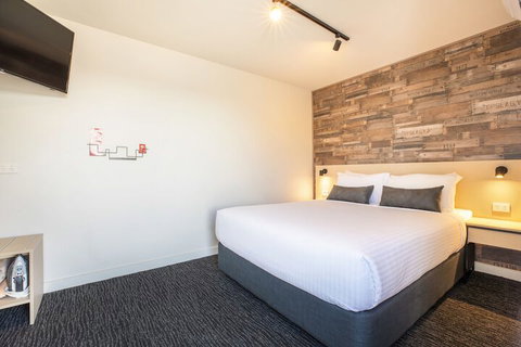 Nightcap At Westside Hotel - Accommodation Yamba 2