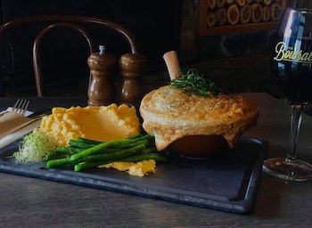 The Bowral Hotel - Accommodation Yamba 3