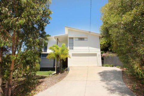 224 Centenary Heights Road Coolum Beach 500 Dollar Bond Linen Included - Accommodation Yamba 0