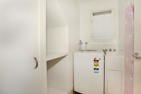 Unit 1 On The Park Coolum Beach - Accommodation Yamba 3