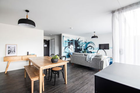 Change Overnight - Accommodation Yamba 3