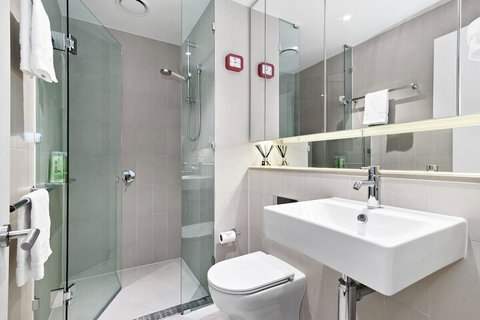 Indie, 2BDR Docklands Apartment - Accommodation Yamba 4