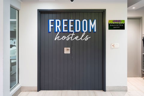 Freedom Cairns - Accommodation Yamba 2