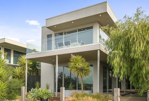 Grossard Point The Lighthouse Ventnor - Accommodation Yamba 0