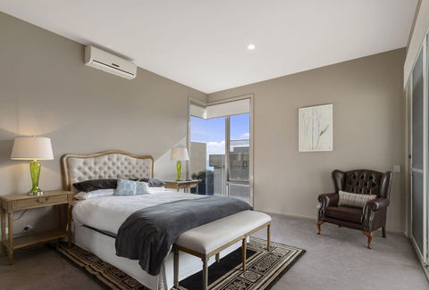 Grossard Point The Lighthouse Ventnor - Accommodation Yamba 2