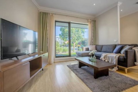 70 Greenbell Doncaster - Accommodation Yamba 0