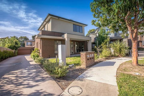 70 Greenbell Doncaster - Accommodation Yamba 1