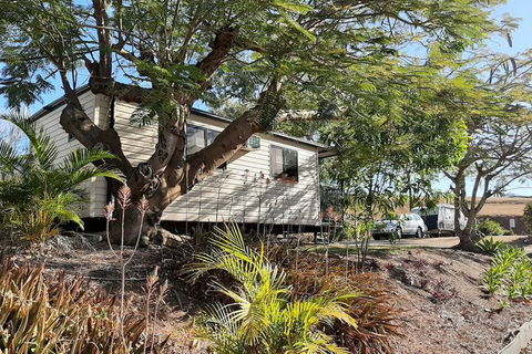 Mt Larcom Tourist Park - Accommodation Yamba 2