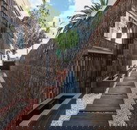 The Jetty Beach Apartment by Ready Set Host - Accommodation Yamba