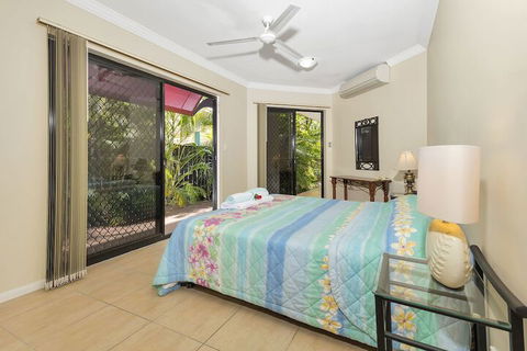 The Mediterranean Beachfront Groundfloor Apartment - Accommodation Yamba 3