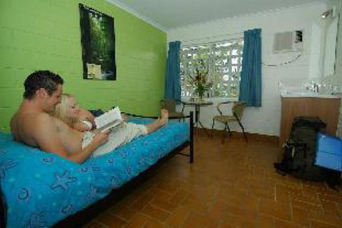 Njoy Backpackers Hostel - Accommodation Yamba 2