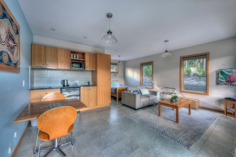 Freycinet Stone Studio 6 - Accommodation Yamba 3