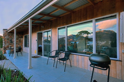 Freycinet Stone Studio 6 - Accommodation Yamba 1