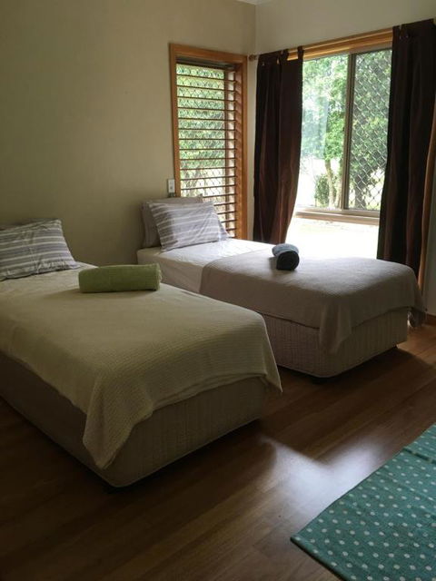 Cairns Homestead Acreage Pet & Family Friendly - Accommodation Yamba 6