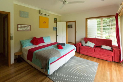 Cairns Homestead Acreage Pet & Family Friendly - Accommodation Yamba 3