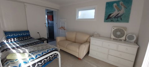 Paradise Bungalow Waterfront - Accommodation Yamba 5