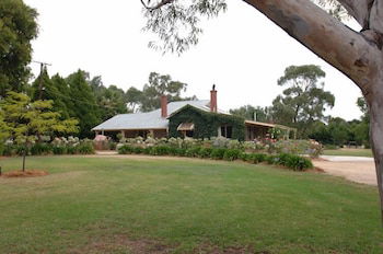 Barristers Block Vigneron Villa - Accommodation Yamba 0