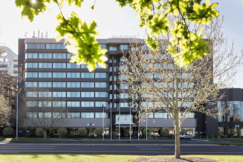 Pullman Melbourne Albert Park - Accommodation Yamba 2