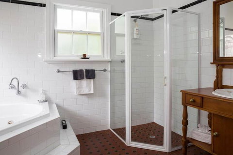 Clare Valley Heritage Retreat - Accommodation Yamba 7