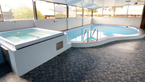 Olde Tudor Hotel - Accommodation Yamba 5