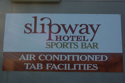 Slipway Hotel Motel - Accommodation Yamba 1