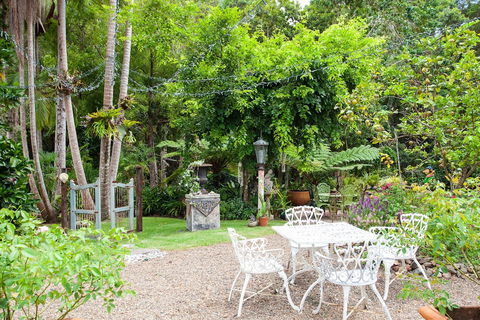 Noosa Valley Manor B&B Retreat - Accommodation Yamba 0