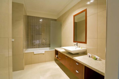 Indulge Apartments Langtree - Accommodation Yamba 7