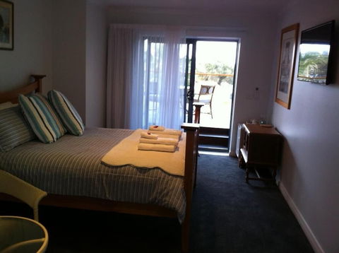 Corinella On The Esplanade Bed & Breakfast - Accommodation Yamba 4