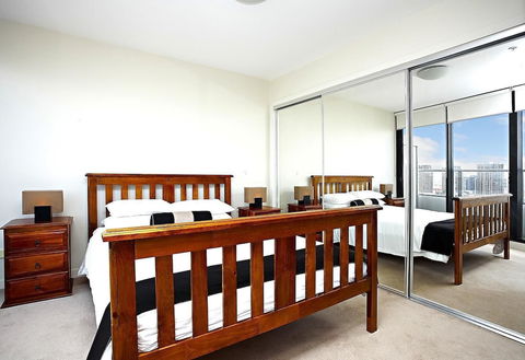 Astra Apartments - Docklands - Accommodation Yamba 2
