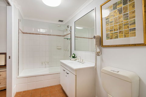 The York Beachfront Holiday Apartments - Accommodation Yamba 6