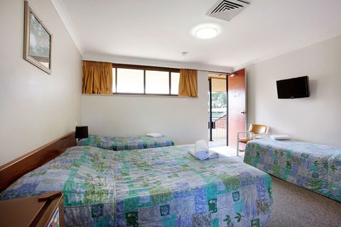 Vale Hotel - Accommodation Yamba 3