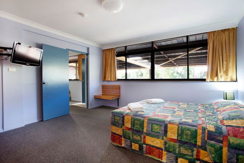 Vale Hotel - Accommodation Yamba 6