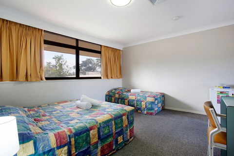 Vale Hotel - Accommodation Yamba 5
