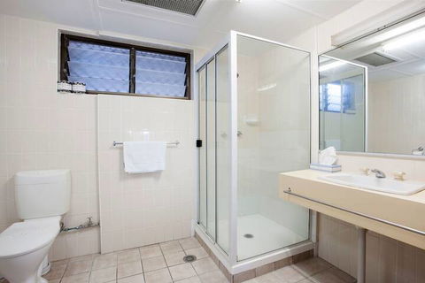 Vale Hotel - Accommodation Yamba 2
