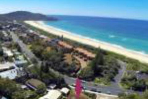 BARRELS At BOOMERANG - Accommodation Yamba 0