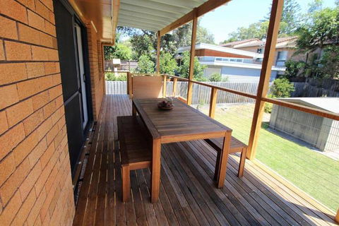 BARRELS At BOOMERANG - Accommodation Yamba 6