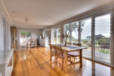 Freycinet Sanctuary At Oyster Bay - Accommodation Yamba 5