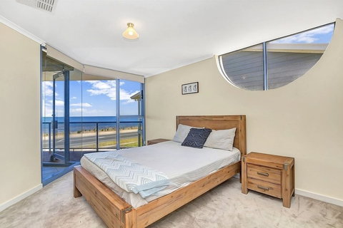 Sail Away - Accommodation Yamba 2