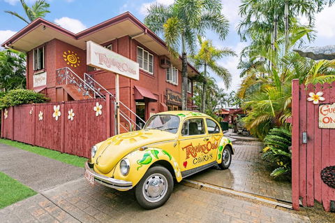 Travellers Oasis - Hostel - Accommodation Yamba 1