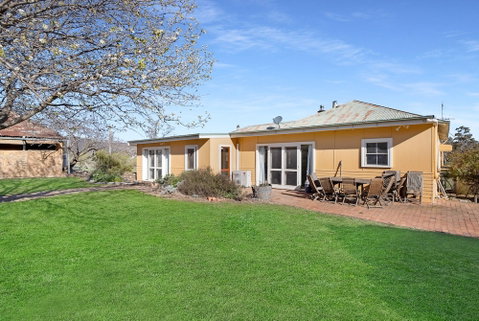 Lone Pine Farmhouse - Accommodation Yamba 1