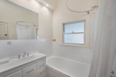 Lone Pine Farmhouse - Accommodation Yamba 4