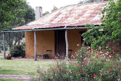 Lone Pine Farmhouse - Accommodation Yamba 2