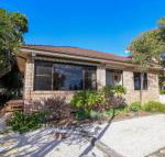 A Reflection on the Lake - Accommodation Yamba