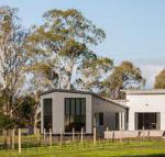Pomonal Estate Mt. Cassell Villa - Accommodation Yamba