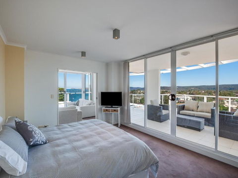 Penthouse 707 4 Bedroom Oceanview Penthouse - Accommodation Yamba 4
